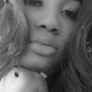 Meet your Posher, Naysia